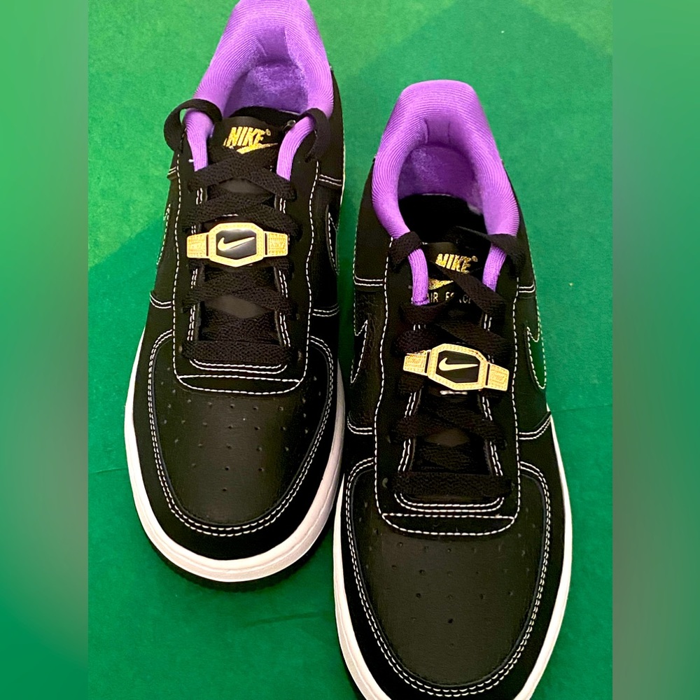 Brand New Air Force 1 LV8 GS size 6Y